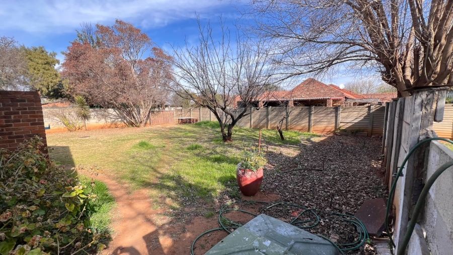3 Bedroom Property for Sale in Langenhovenpark Free State